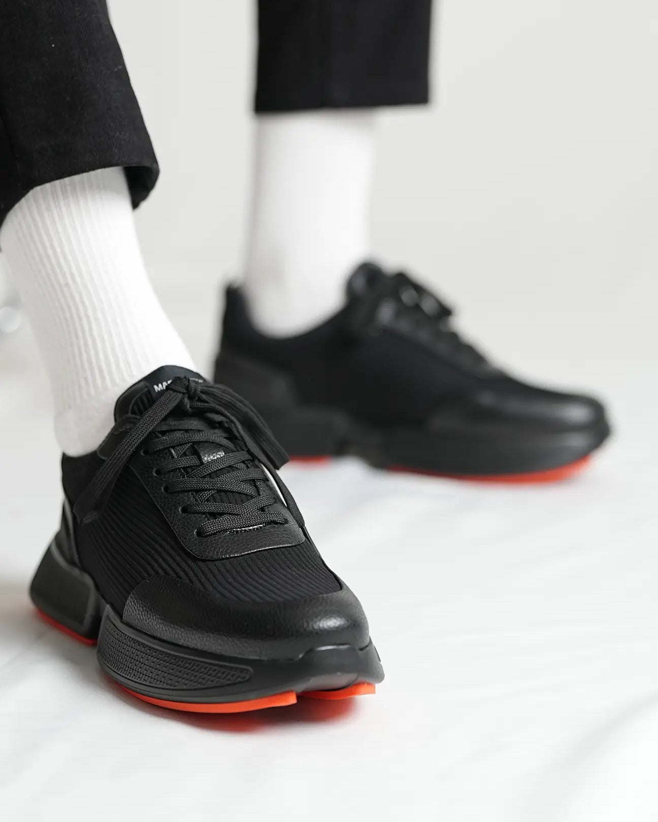 Black Casual Runners