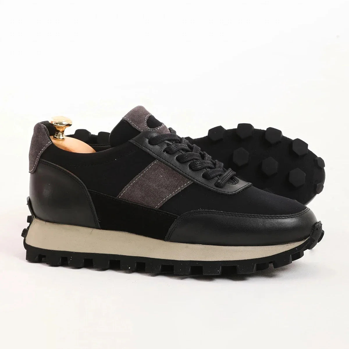 Black Morak Comfortable Runners
