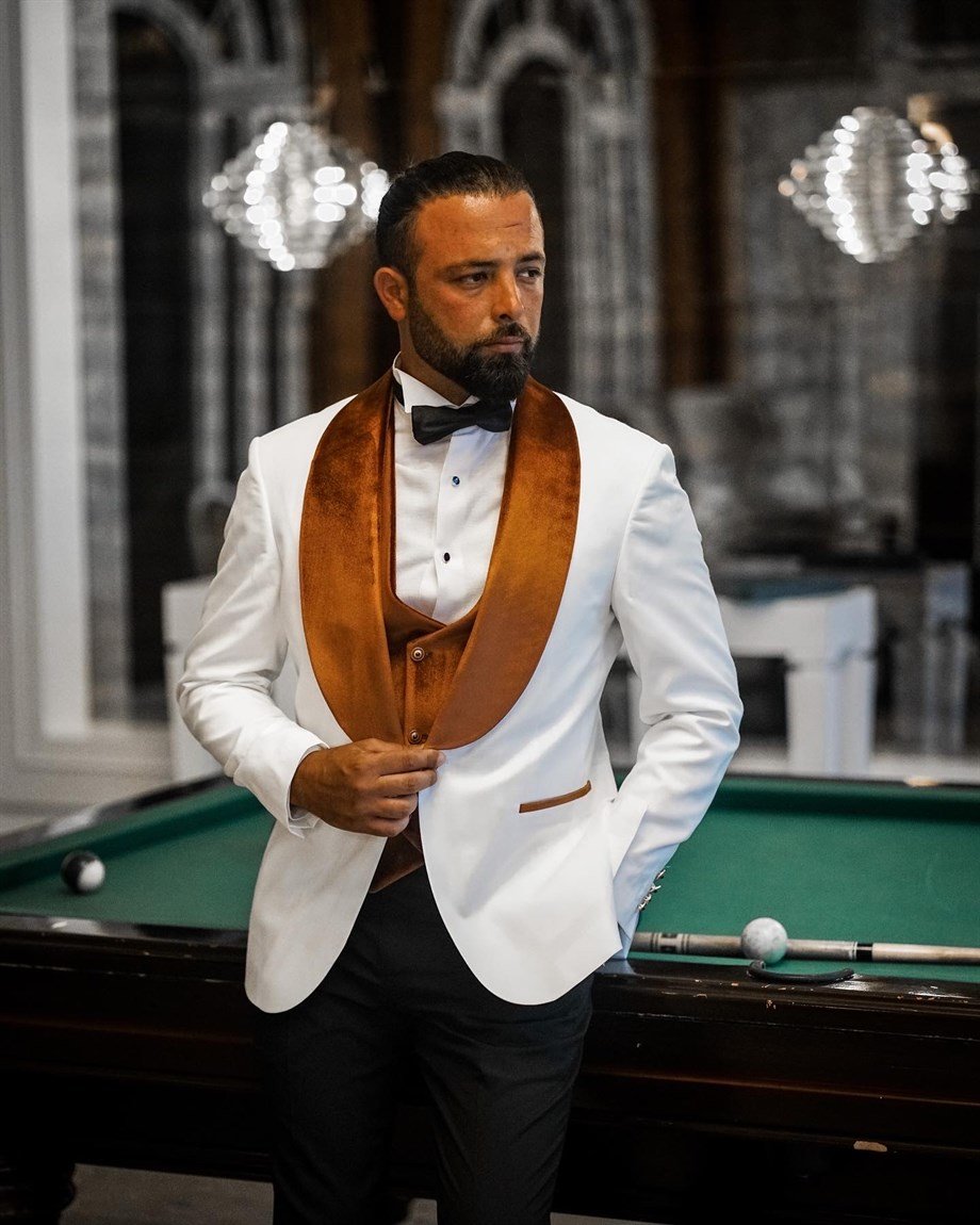Men's Velvet Detailed Tuxedo Suit