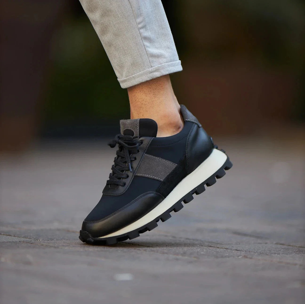 Black Morak Comfortable Runners