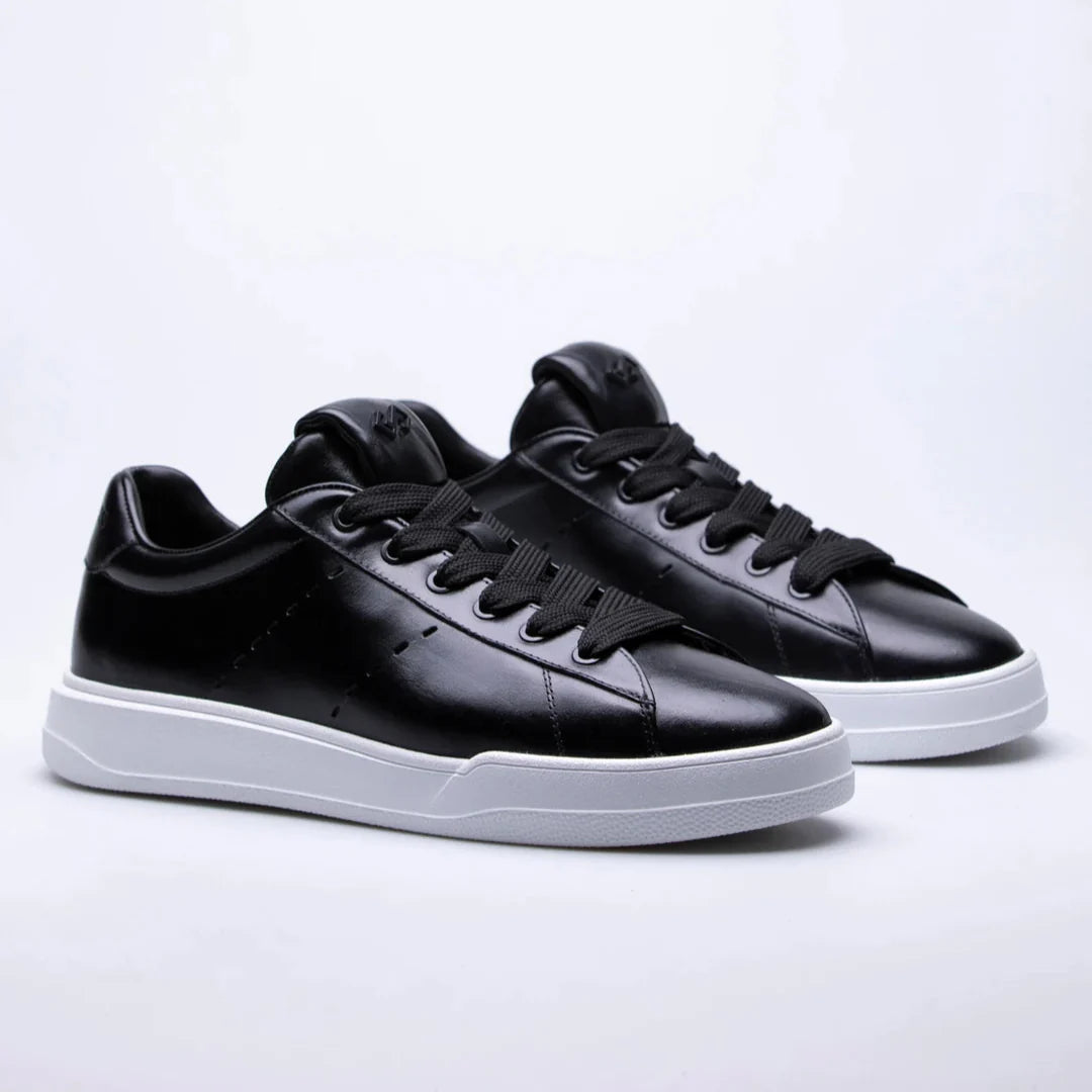 BLACK LEO SNEAKER