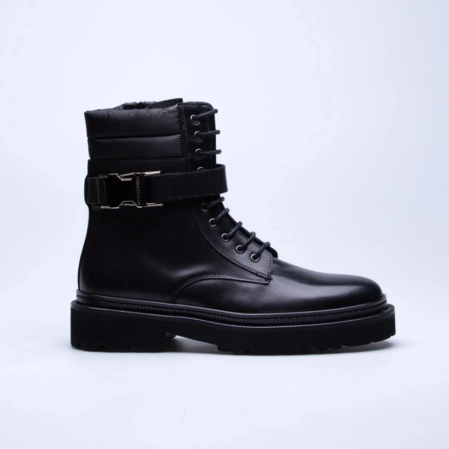Thick-soled buckled leather light boots