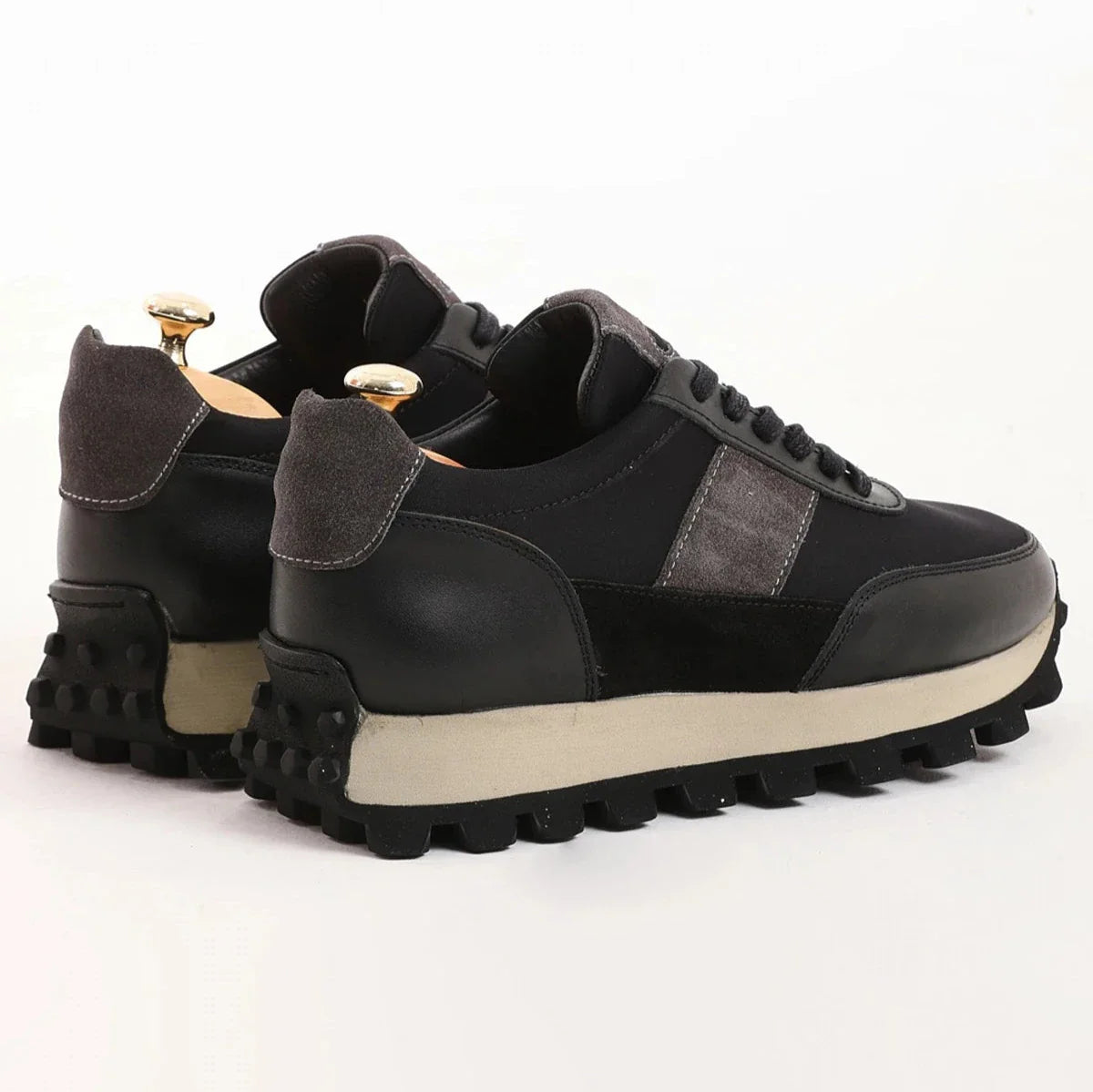 Black Morak Comfortable Runners