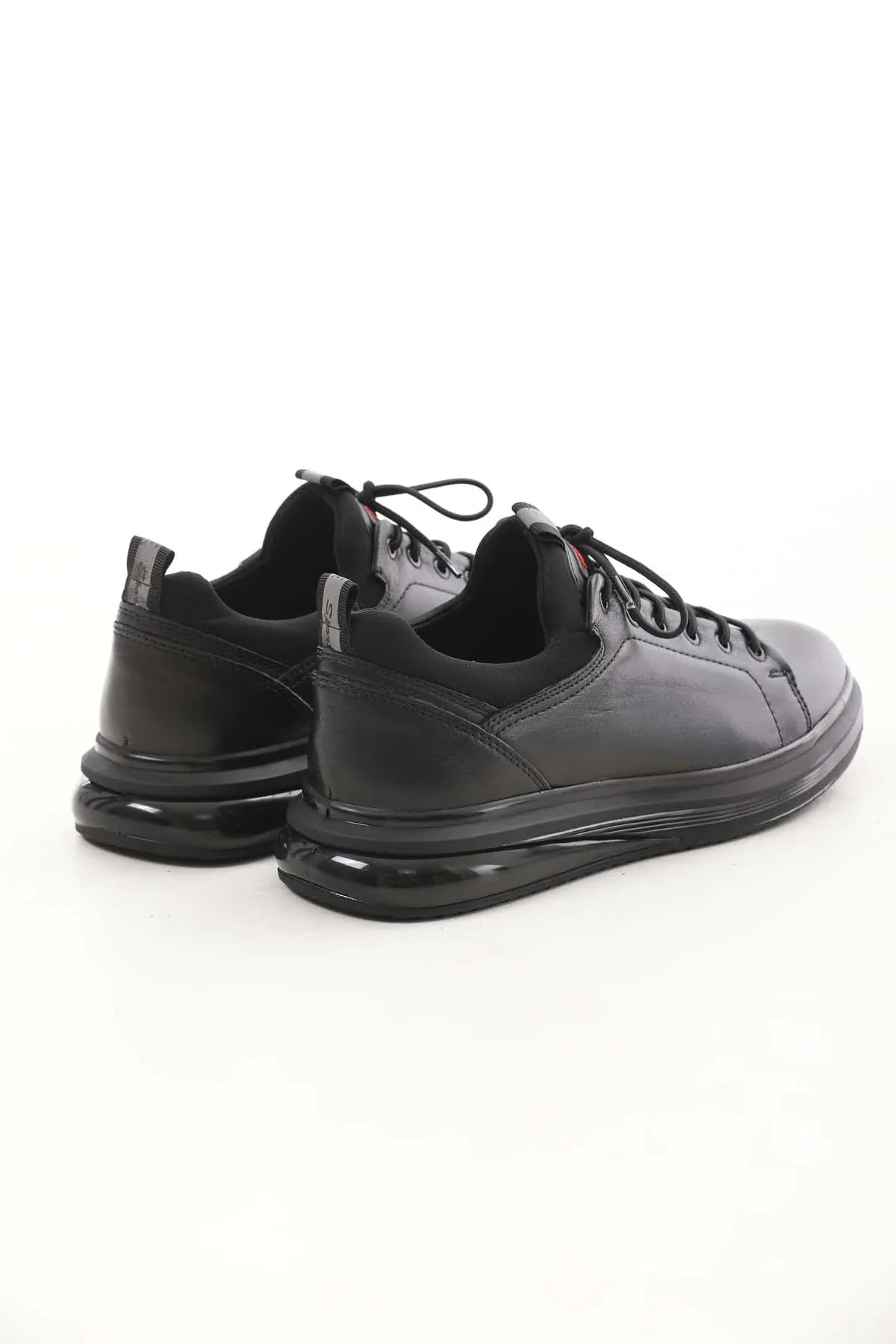 Black Sneakers F-18651