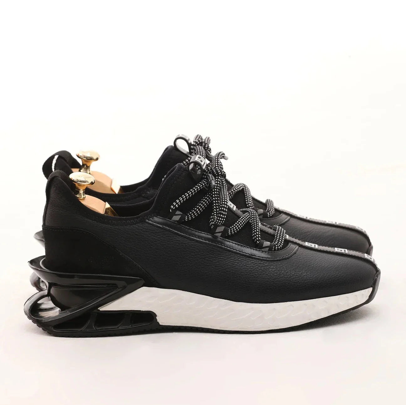 White And Black Remok